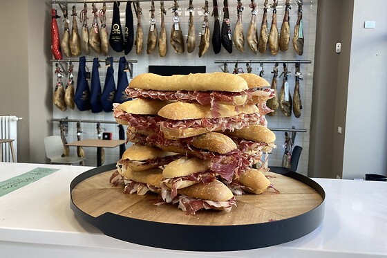 Jamon Y Mas - photo 1