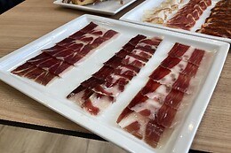 Jamon Y Mas