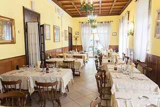 Soggiorno di due notti con colazioni all'Hotel Ristorante San Carlo in provincia di Parma