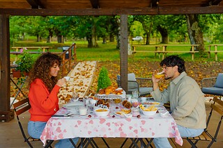 Soggiorno insolito di una notte con aperitivo presso Glamping di Palma in provincia di Salerno