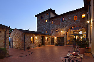 Soggiorno di due notti presso Borgo Antico Casalbosco a Pistoia