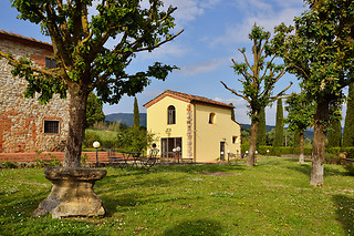 Soggiorno di due notti presso Borgo Antico Casalbosco a Pistoia