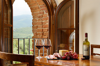 Soggiorno di due notti presso Borgo Antico Casalbosco a Pistoia