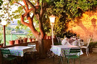 Soggiorno enogastronomico di una notte presso Locanda Etrusca in provincia di Livorno