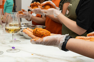 Corso di cucina con degustazione dei prodotti presso Enjoy Cooking a Roma