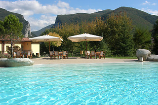 Accesso al centro benessere dell'Hotel Le Grotte in provincia di Ancona