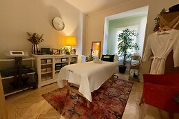 IRALAULTIMA BEAUTY CENTER
