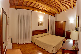 Soggiorno di una notte con colazione per due all'Hotel Riviera dei Dogi a Mira in provincia di Venezia