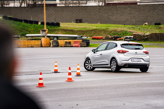 DRIVING MOTOR SPORT - photo 0